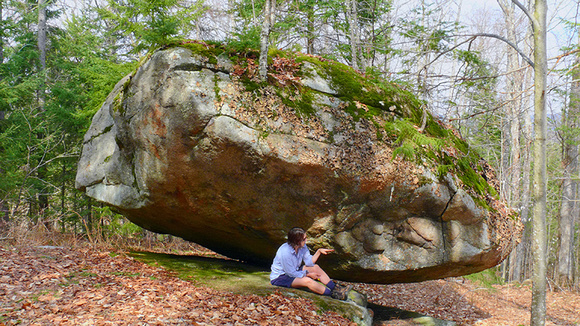 The Balanced Rock (going inside)