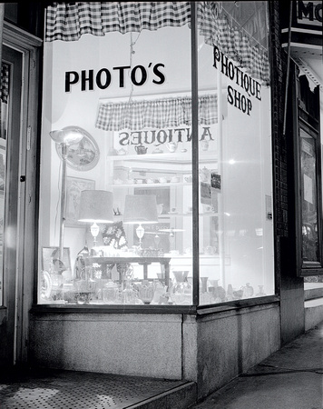 Photique Shop (1977)
